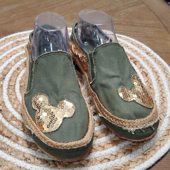Disney’s Mickey Mouse Sequined Green/Gold Espadrille Size 8 - Picture 1 of 9